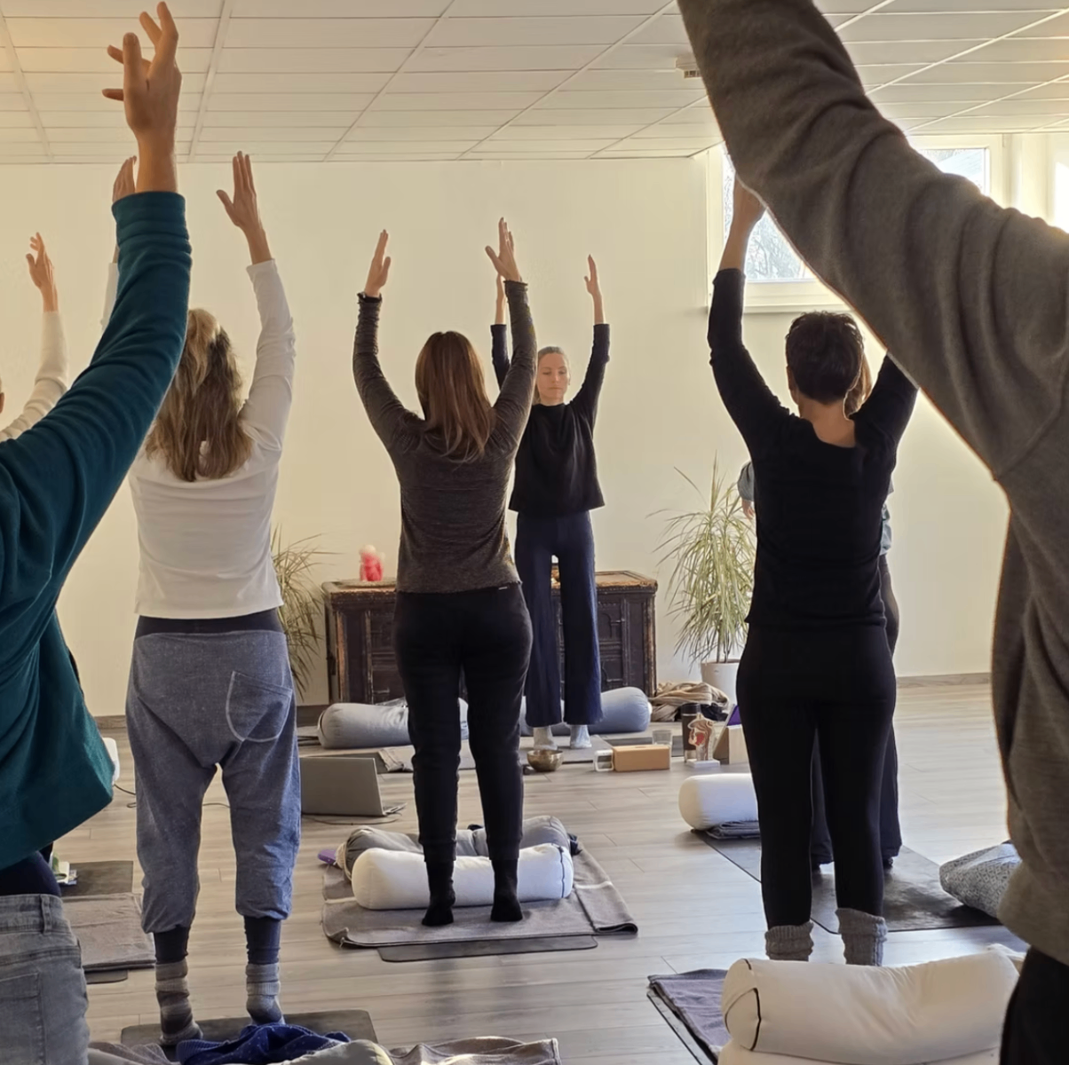 Atem-Yoga Sequenz im Training